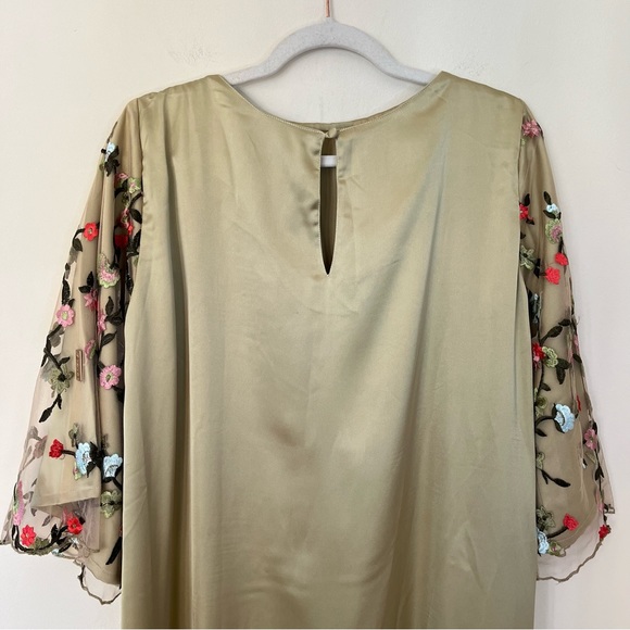 PODUR Garden Floral Embroidered Satin Modest Abaya Pale Green One Size 54” - Picture 7 of 8